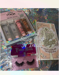 Image 1 of Sassy Glam Makeup Bundle Set