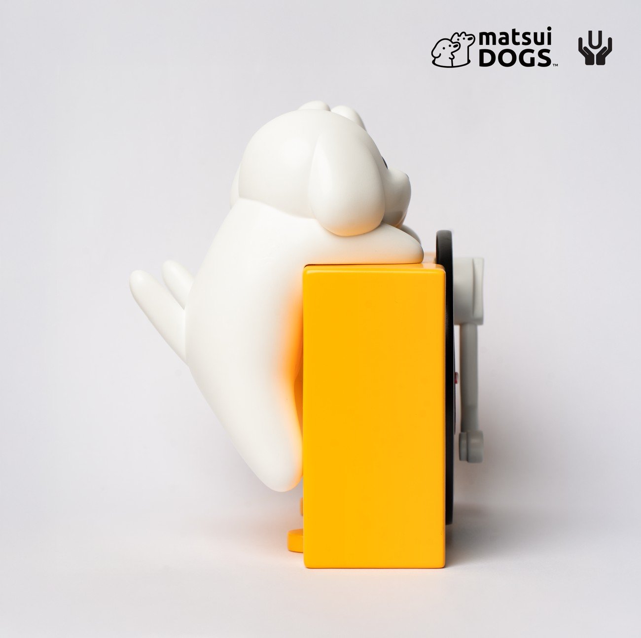 Image of MATSUI TURNTABLE DOGS RESIN LIMITED EDITION