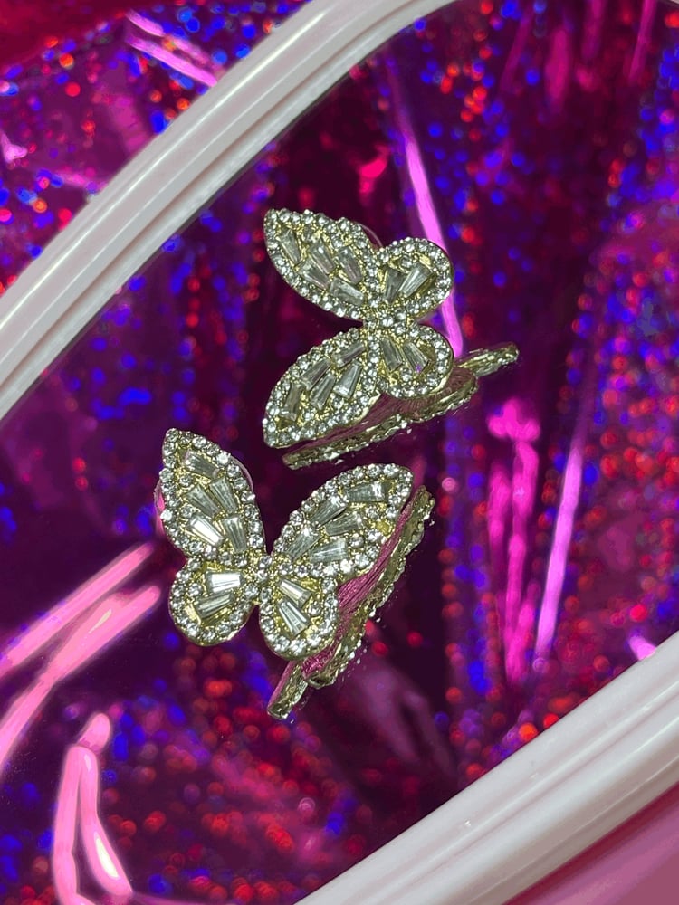 Image of Golden Butterfly Earrings / Aritos Dorados Mariposa