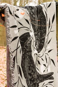 Image 3 of 'FLOW' – Soft Woven Tapestry/blanket