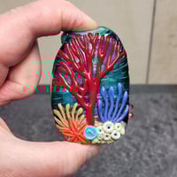 Image 4 of XXL. Clownfish Family in a Peach Anemone - Flamework Glass Sculpture