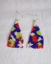 tri guy (blue red pink green mix)