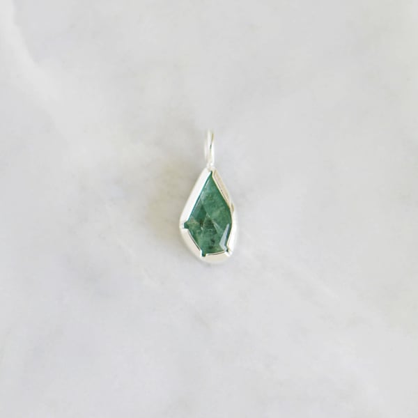 Image of Colombia Emerald pear shape faceted cut silver neckace no.8