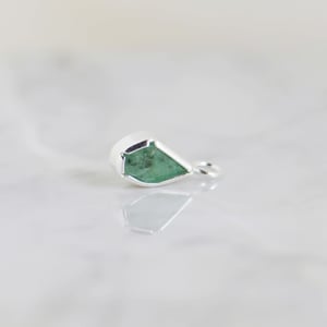 Image of Colombia Emerald pear shape faceted cut silver neckace no.8