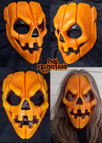 Image 2 of Mask Jackson