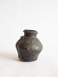 Image 1 of Bouteille-vase inclinée cuisson bois 