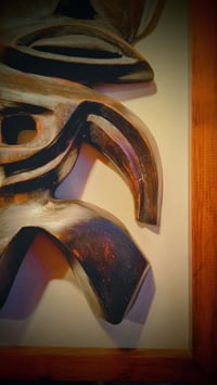 Image 5 of Tiki moderno in cornice con sfondo in tessuto in stile MCM