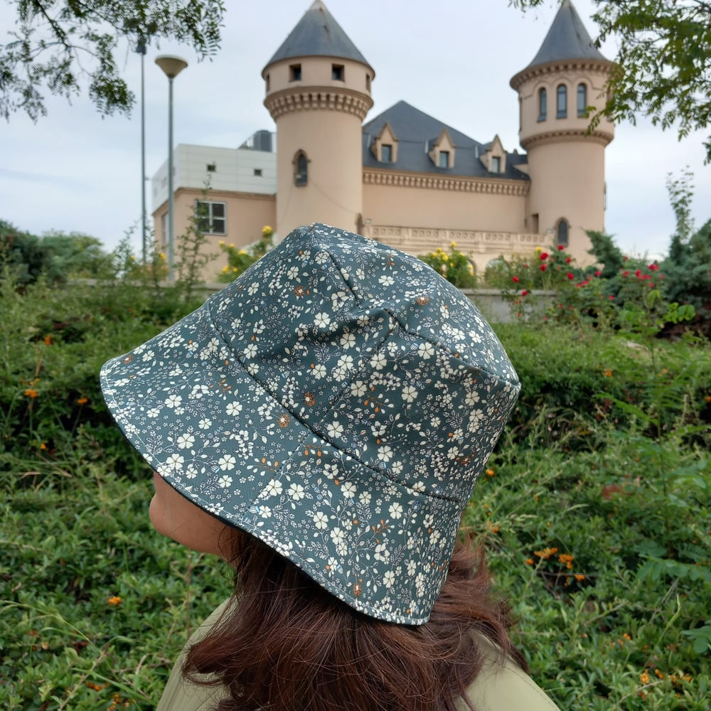 Image of Sombrero impermeable - Flores kaki