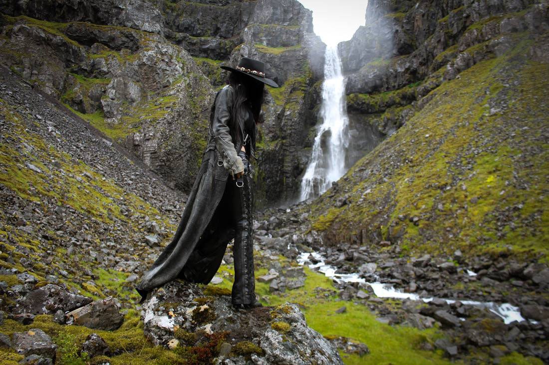 Image of 'The Traveler' print