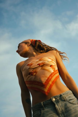 Pañuelo fruta mordida. 