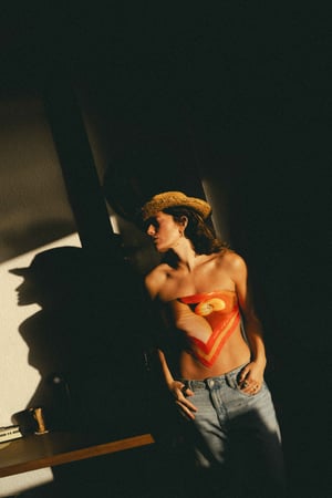 Pañuelo fruta mordida entera.