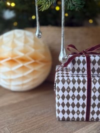 Image 3 of DIAMOND STAR PINK HARLEQUIN LUXURY GIFT WRAP