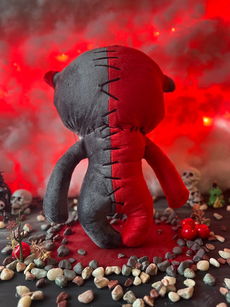 Image of Button Gibbie