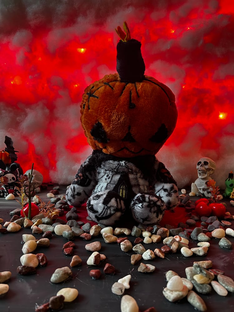 Image of Jack O’Lantern Gibbie