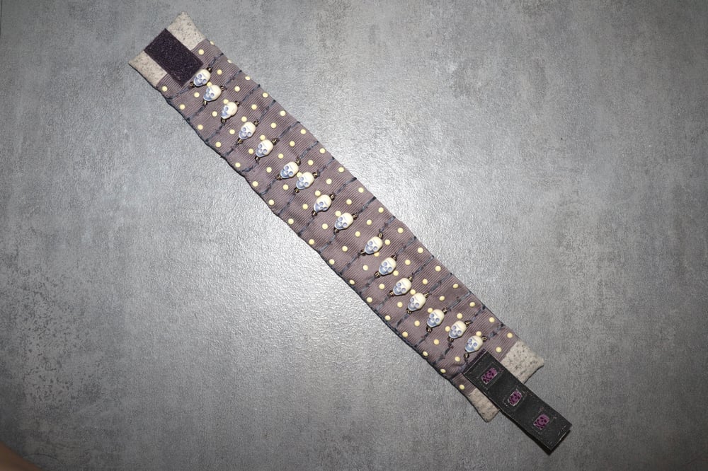 Image of ‘19 Guys’ chocker🪺