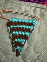 Crochet triangle safety pin brooch #2