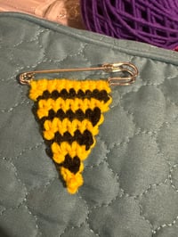  Crochet triangle safety pin brooch #3