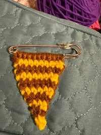 Crochet triangle safety pin brooch #4