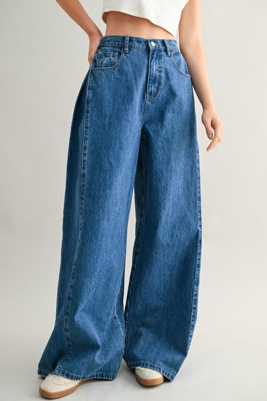 Image of The Pleated Frame Jean