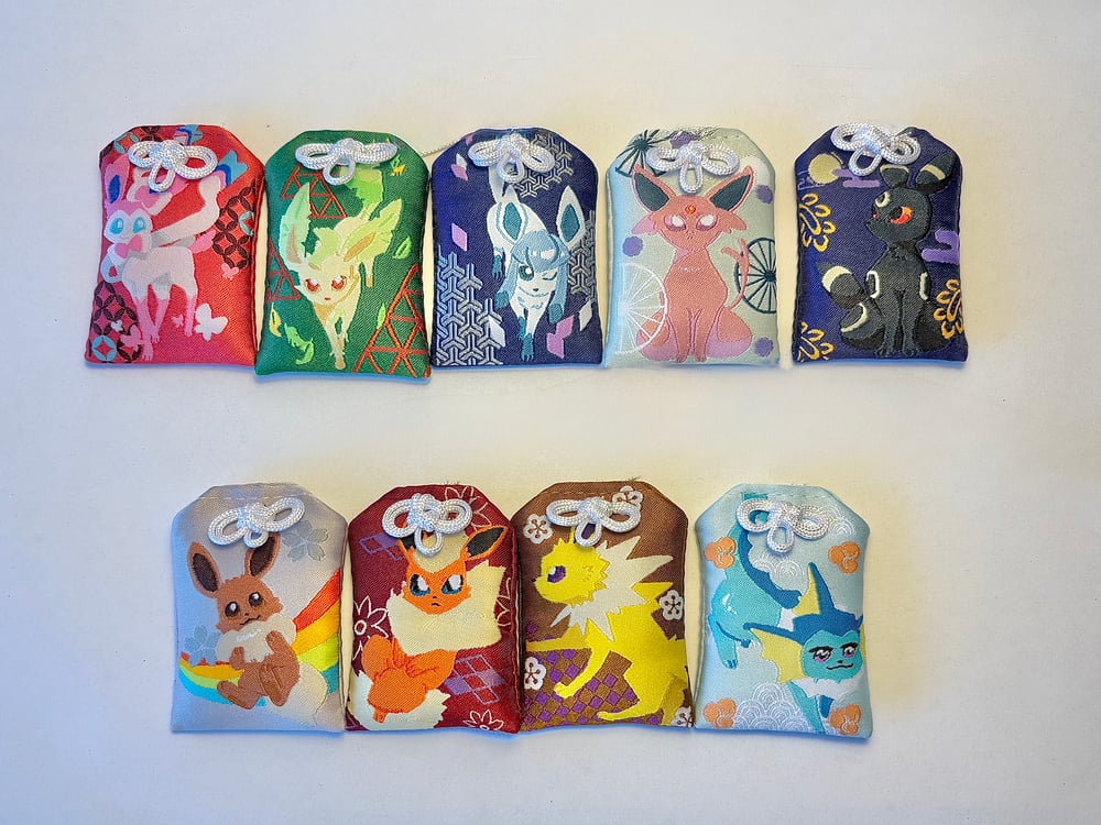 Image of Eeveelutions Amulet Charms
