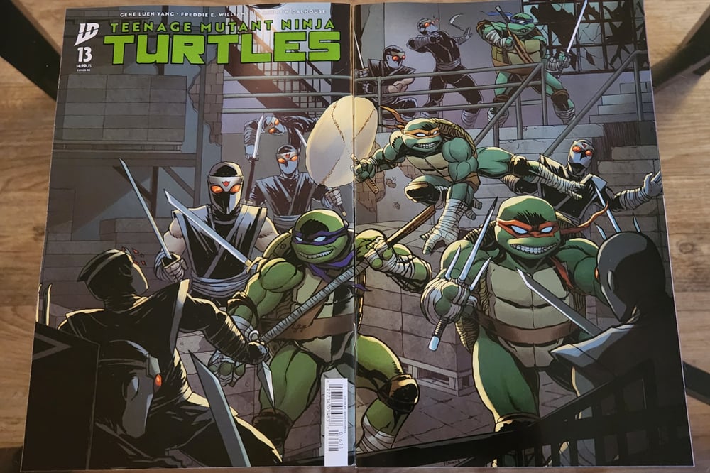 TMNT #13 (2025) BLACK SABER EXCLUSIVE BY JASON FLOWERS