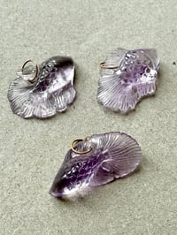 Image 2 of Charms carpe butterfly Améthyste 