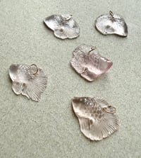 Image 4 of Charms carpes butterfly quartz rose 