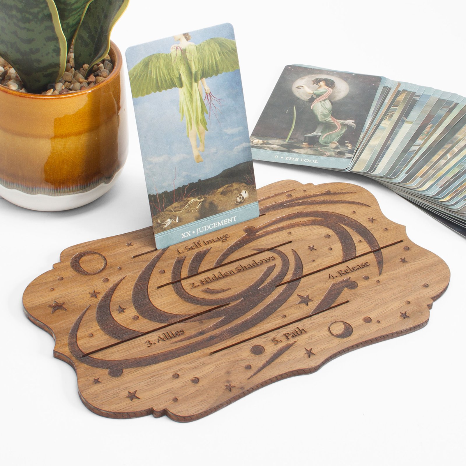 Tarot card holder - 5 card spread with a galactic theme | Living