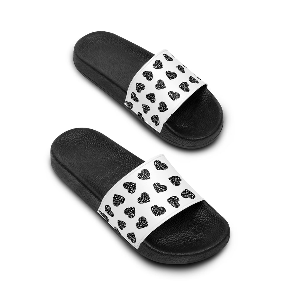 Kavouni Heart Pattern Black & White Casual Slide sandals