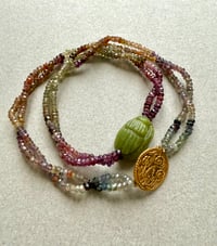 Image 6 of Collier Scarabée et spinelles 