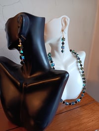 Image 2 of SWAROVSKI BLACK AND BLUE CUBE BEADS AND BICONES DOTTED WITH PURE COPPER BEADS