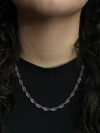 Image 3 of Helix Chain