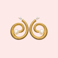 Golden Spiral Pearl Earring 