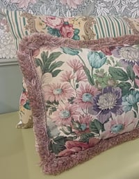 Image 4 of Coussin Madeleine 