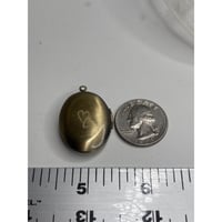 Image 5 of Vintage Rose Oval Locket Necklace — Floral Glass Cameo in Antique Brass, Romantic Heirloom Pendant