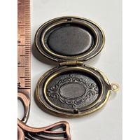 Image 4 of Photo Locket: Blue Forget-Me-Knot Flower Encased in Resin