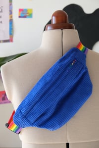 Image 1 of Banane velours côtelé rainbow - Bleu roi