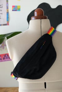 Image 1 of Banane velours côtelé rainbow - Noire