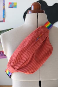 Image 1 of Banane velours côtelé rainbow - Terracotta