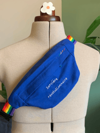 Image 1 of Banane rainbow - Sorcière révolutionnaire