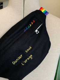 Image 3 of Banane rainbow - Danser sous l'orage