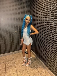 Image 4 of 613 Frontal Wig 