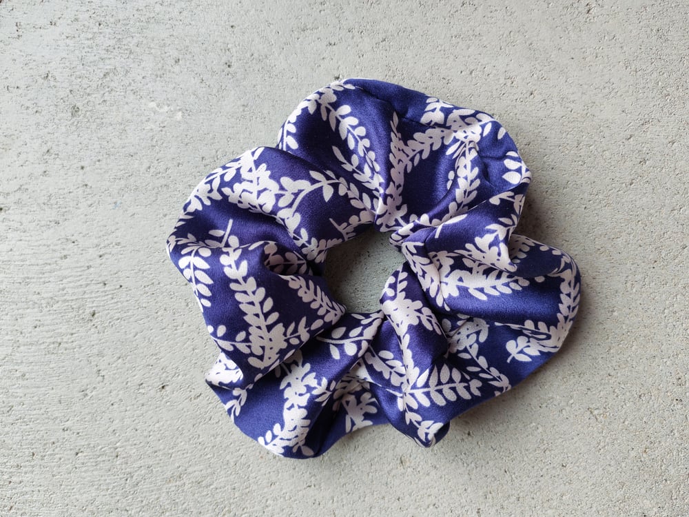 Image of MiniMe Seiden-Scrunchie