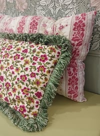 Image 4 of Coussin Eugénie 