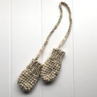 mittens on a string 6-24m