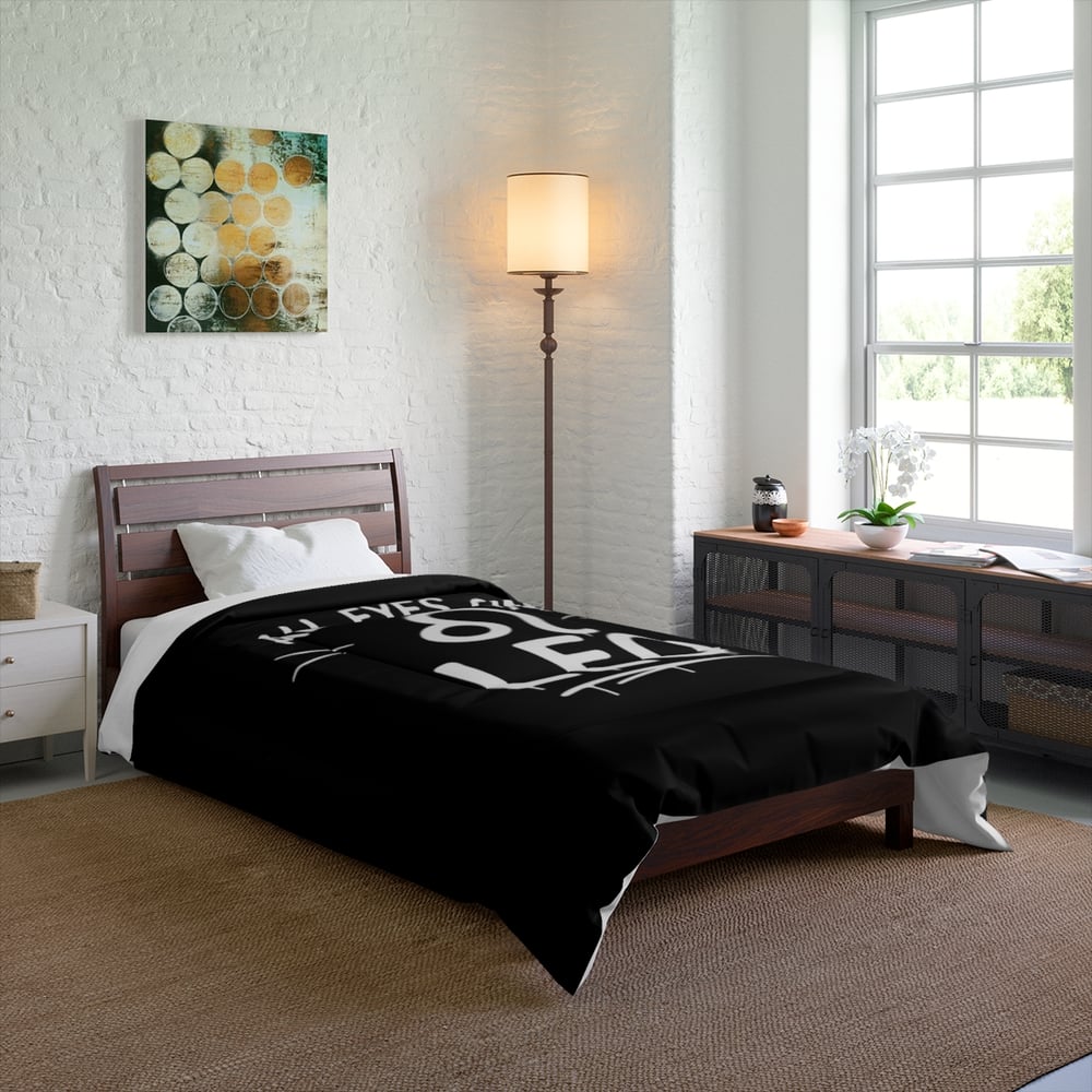 Image of Leo Zodiac Comforter – "All Eyes On Leo" Astrology Bedding