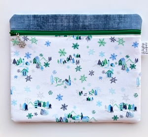 Image of New! “Slightly Smaller” Project Bag Duos/ Winter Snowflake Green Zip