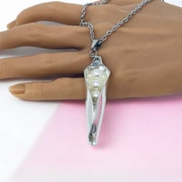 Cala Lily with pearls. 