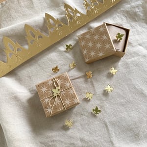 Image of ATTACHES Parisienne