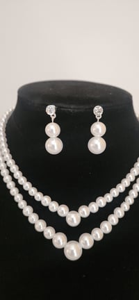 Image 3 of 2 Strand Pearl Set 